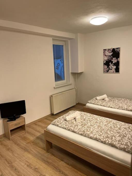 Bada Bing Plaza Apartment Bratislava Exterior photo