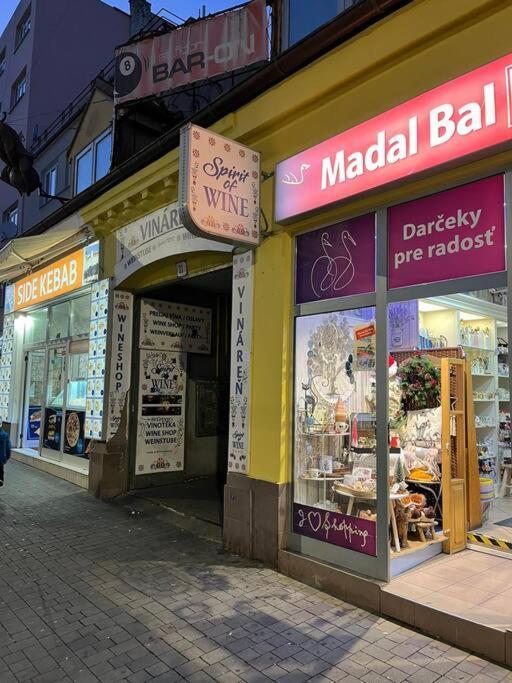Bada Bing Plaza Apartment Bratislava Exterior photo